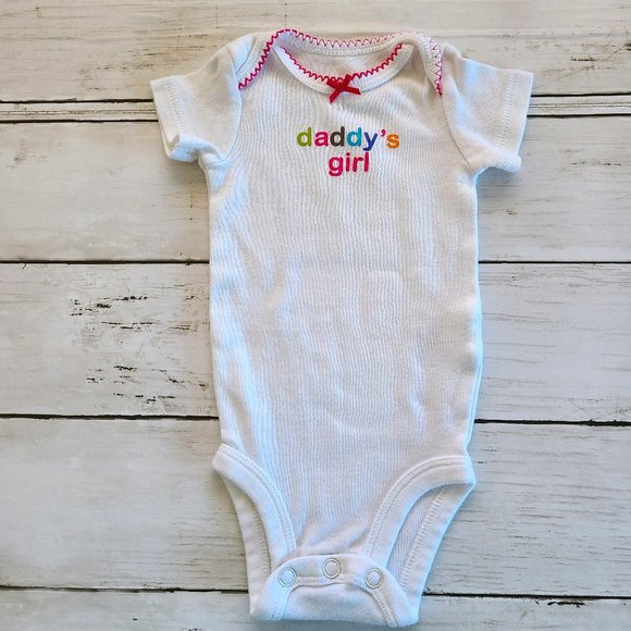 ♡ 5/$20 - Carter's Girls White Colorful Daddy's Girl Print Short Sleeve Bodysuit - Picture 1 of 6
